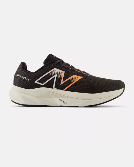 Immagine di NEW BALANCE - SNEAKERS DA RUNNING UOMO NERE E ARANCIONI FUELCELL TEX/TEX - MFCPRCB5