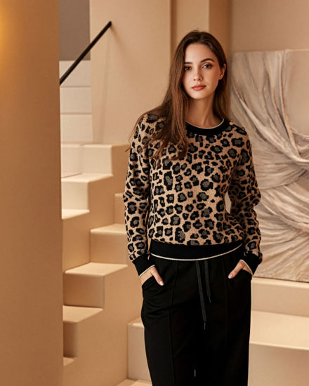Immagine di BACHATA - MAGLIA LEOPARDATA MANICA LUNGA DA DONNA