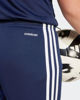 Immagine di ADIDAS - PANTALONCINO DA ALLENAMENTO JUNIOR BLU E BIANCO SQUA25  -JJ2418