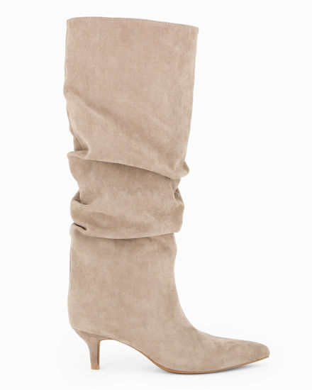 Immagine di MISS GLOBO - Stivale beige scamosciato a punta con gambale arricciato, tacco 6CM