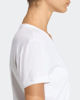 Immagine di ADIDAS - T-SHIRT BIANCA PER ALLENAMENTO DA DONNA SCOLLO A V - KB9595