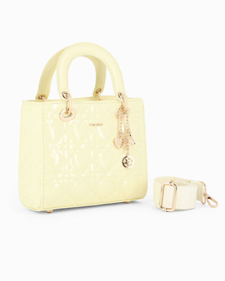 Immagine di NARDINI - Borsa piccola gialla due manici effetto vernice trapuntata con cuori e ciondoli, tracolla removibile
