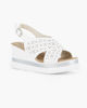 Immagine di MISS GLOBO - Sandalo platform bianco con fasce incrociate traforate e sottopiede in memory soft, zeppa 7CM