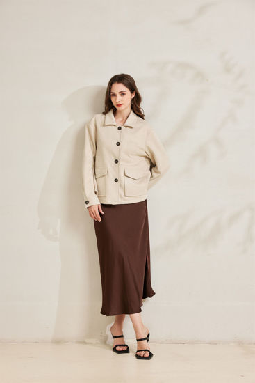Immagine di BACHATA - Giacca scamosciata beige da donna con tasche