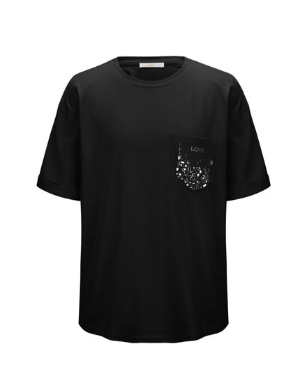 Immagine di BACHATA - Tshirt manica corta nera con taschino e scritta