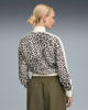 Immagine di PUMA - FELPA LEOPARD T7 LUXE AOP SHORT TRACK CON BANDE PANNA DA DONNA , 632342-31