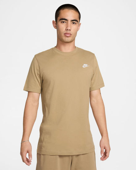 Immagine di NIKE – T-SHIRT SPORTSWEAR CLUB TAUPE DA UOMO – AR4997/297