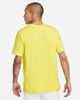 Immagine di NIKE – T-SHIRT SPORTSWEAR CLUB GIALLA DA UOMO – AR4997/732