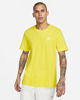 Immagine di NIKE – T-SHIRT SPORTSWEAR CLUB GIALLA DA UOMO – AR4997/732