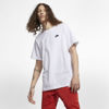 Immagine di NIKE – T-SHIRT SPORTSWEAR CLUB BIANCA CON LOGO NERO DA UOMO – AR4997/101