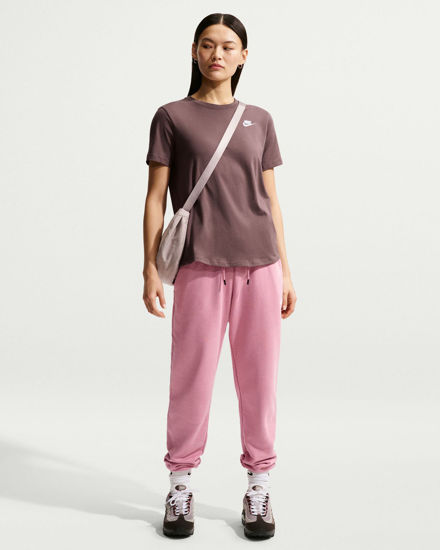 Immagine di NIKE – T-SHIRT SPORTSWEAR CLUB  ESSENTIALS MALVA DA DONNA – DX7902/502