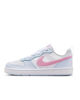 Immagine di NIKE - SNEAKERS JUNIOR COURT BOROUGH LOW ESSENTIAL+ GS  BIANCA, CELESTE E ROSA, DAL  36 AL 40, IQ2725/101