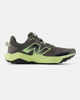 Immagine di NEW BALANCE -  SCARPE DA RUNNING TRAIL NITREL V6 GRIGIE CON DETTAGLI VERDE FLUO DA UOMO,  MNTR2MD