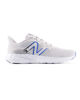 Immagine di NEW BALANCE -  SCARPA DA RUNNING BIANCA CON DETTAGLI GRIGI E BLU DA UOMO, M411626