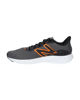 Immagine di NEW BALANCE -  SCARPA DA RUNNING GRIGIA CON DETTAGLI NERI E ARANCIONI DA UOMO, M411RO3