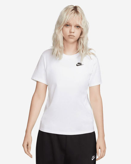 Immagine di NIKE - T- SHIRT SPORTSWEAR CLUB ESSENTIALS BIANCA DA DONNA , DX7902/100