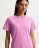 Immagine di NIKE - T- SHIRT SPORTSWEAR CLUB ESSENTIALS MAGENTA DA DONNA , DX7902/503