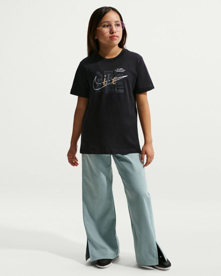Immagine di NIKE  – T-SHIRT KIDS MEZZA MANICA TEE CLUB SCRIPT NERA –II0278/010
