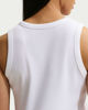 Immagine di NIKE – CANOTTA SPORTSWEAR ADERENTE A COSTINE BIANCA DA DONNA – IH7956/010