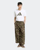 Immagine di ADIDAS -T- SHIRT MEZZA MANICA CAMO LOGO T BIANCA CON DETTAGLI MIMETICI DA UOMO, KT1687