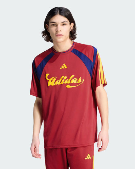 Immagine di ADIDAS - T- SHIRT MEZZA MANICA HOUSE OF TIRO NATIONS PACK   ROSSO SCURO CON DETTAGLI BLU E GIALLI DA UOMO,  KC5653