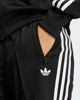 Immagine di ADIDAS -PANTALONE TUTA FIREBIRD CLASSIC NERO CON DETTAGLI BIANCHI DA DONNA, KD5575