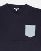 Immagine di WAIKIKI RUN - T-SHIRT MEZZA MANICA BLU SCURA CON DETTAGLI A RIGHE BLUETTE DA UOMO - NETTUNO