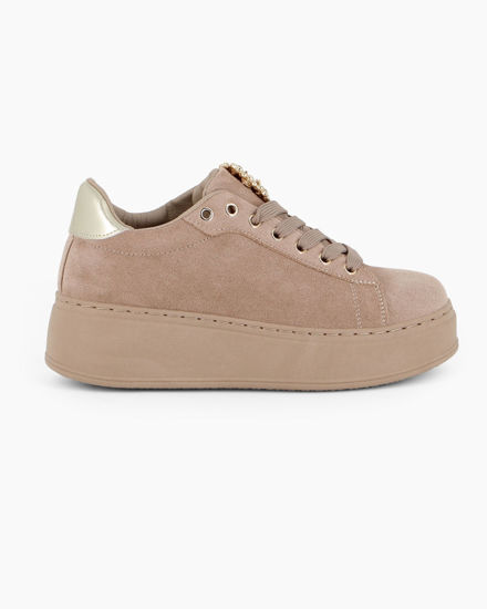 Immagine di MISS GLOBO - Sneakers taupe scamosciata con lacci e applicazione gioiello