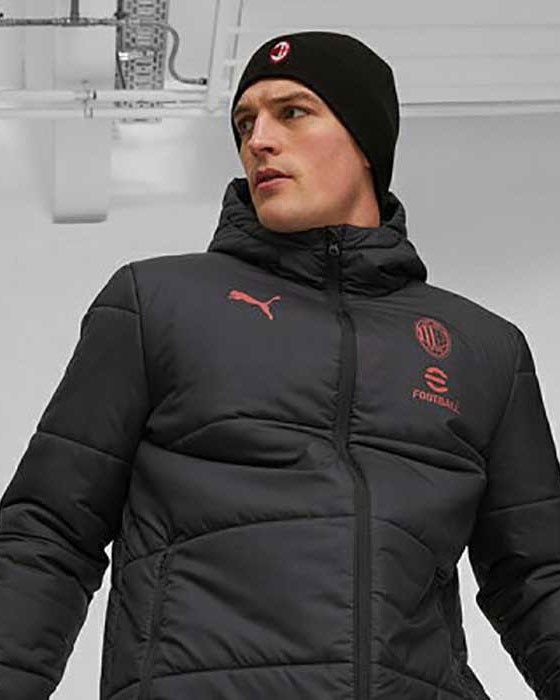 PUMA - Cappello invernale nero con logo rosso Milan