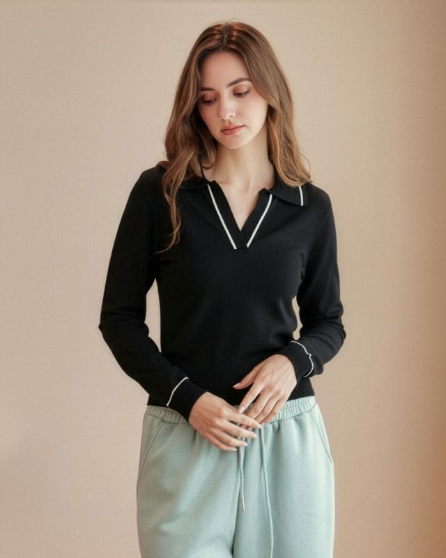 BACHATA - Maglia manica lunga nera con scollo a V e colletto da donna
