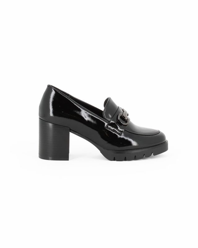 MISS GLOBO - Mocassino nero con moschettone e sottopiede in memory foam