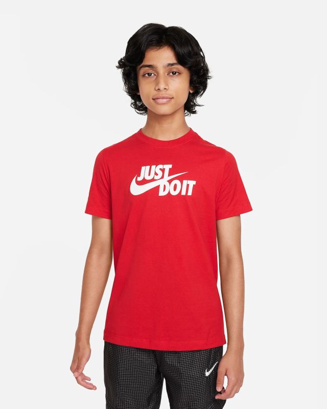 NIKE - T shirt da bambino rossa con logo bianco